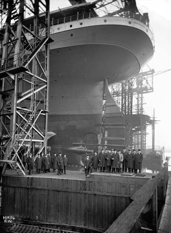 Строительство Титаника в финальной стадии .