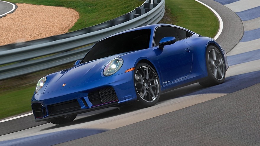    На фото: Porsche 911 Club Coupe