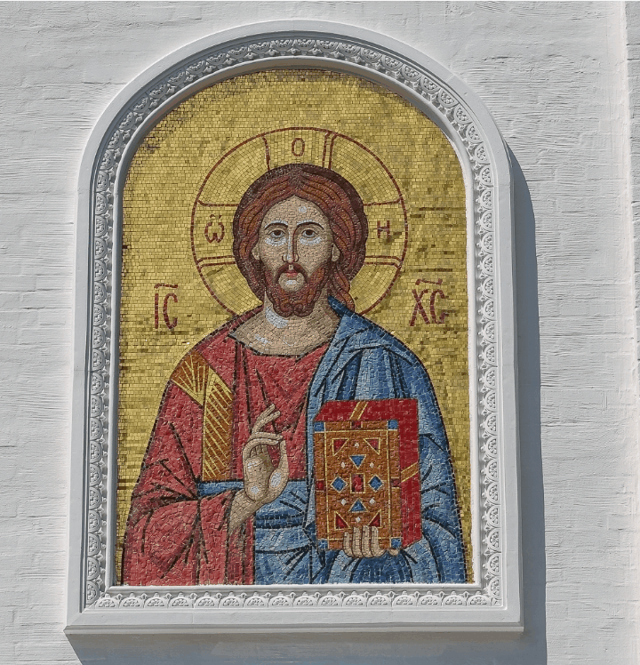 Спаситель и Иоанн-воин// фото автора для гифки, которая сделана в общедоступном приложении 