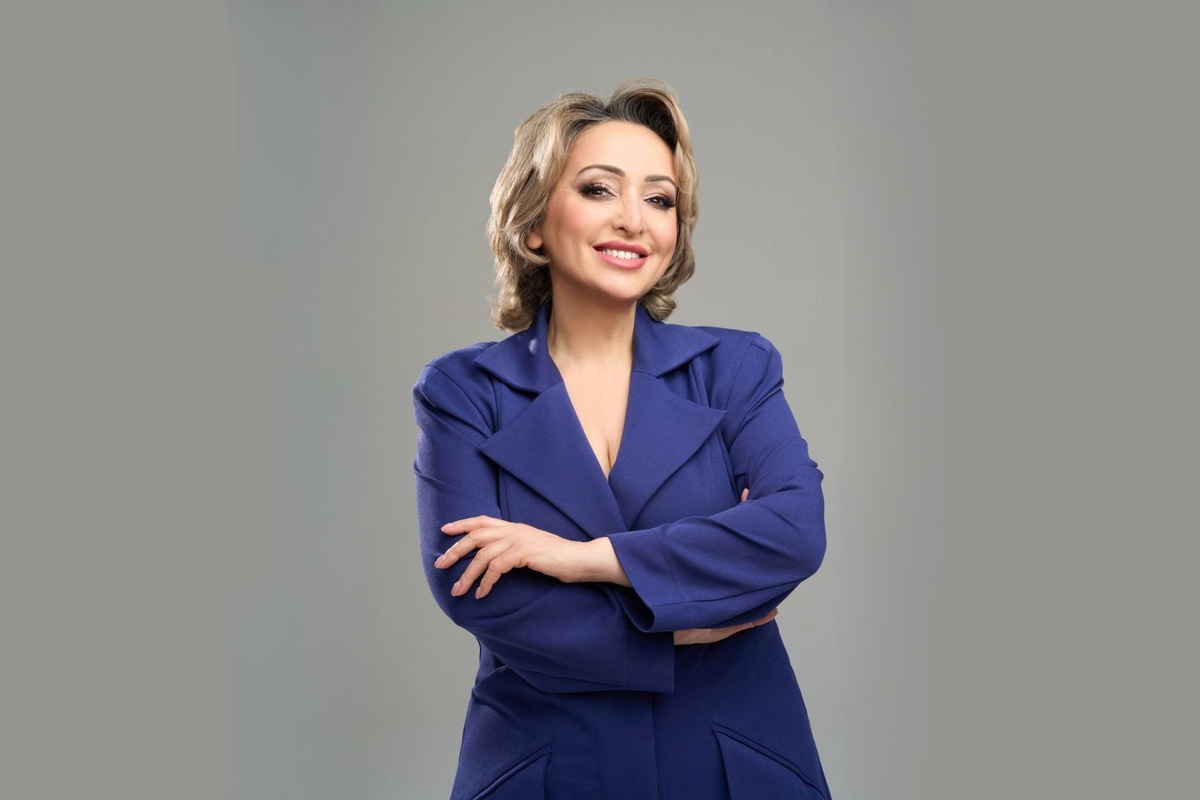 ЭТЕРИ БЕРИАШВИЛИ – преподаватель кафедры ЭДИ МГИК, руководитель хора Soul Reflection, участница телевизионного шоу «Голос» (2-й сезон), участница и автор аранжировок вокальной группы «Акапелла Экспресс», автор песен, музыкальный эксперт шоу «Ну-ка, все вместе» на телеканале Россия 1.