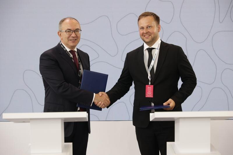    генеральный директор ПАО «Россети Урал» Дмитрий Воденников и директор по взаимодействию с органами государственной власти и корпоративными партнерами АО «КАМА» Анатолий Кияшко.