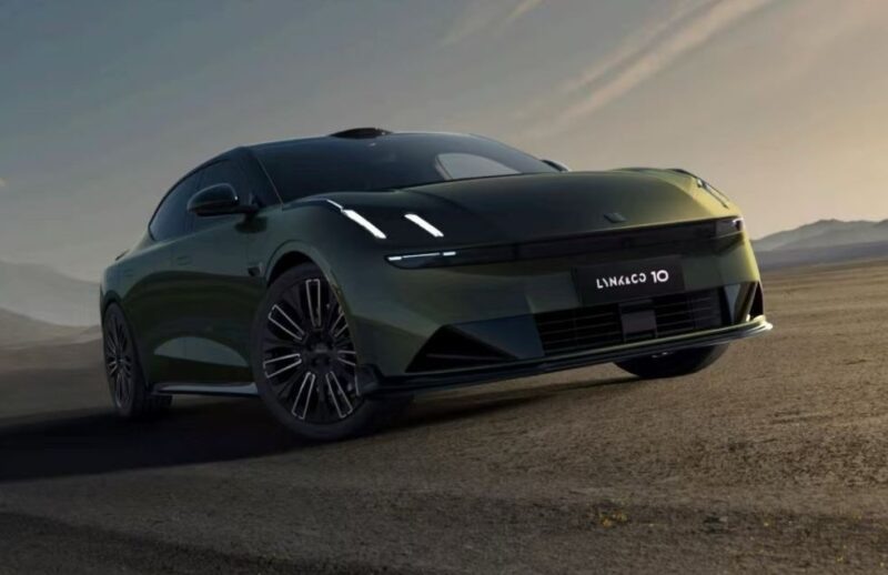    Lynk & Co представила быстрый гибридный седан 10 EM-P с автопилотом и расходом 4,2 литра