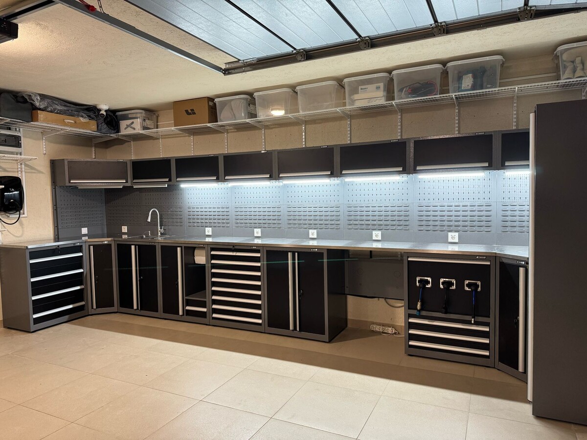 ✅Кейс 1: «Дом на Рублёво-Успенском» — Гараж для Porsche и Mercedes