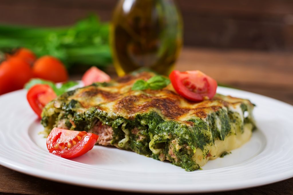    Cannelloni with beef and spinach sauce Журналист