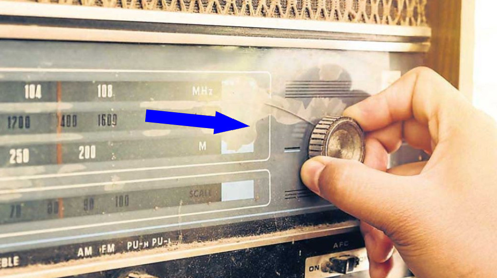    Полтергейст в Торнтон-Хит радио включалось само и транслировало голоса из ниоткуда