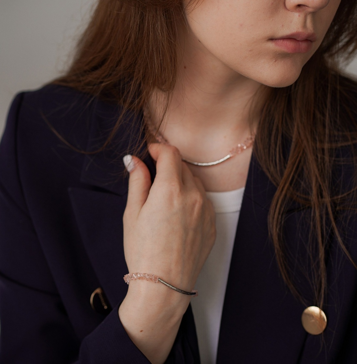 Браслет и чокер с алмазным ювелирным стеклом нежно розового цвета коллекции "Нежность внутри"  от бренда Luceria Line