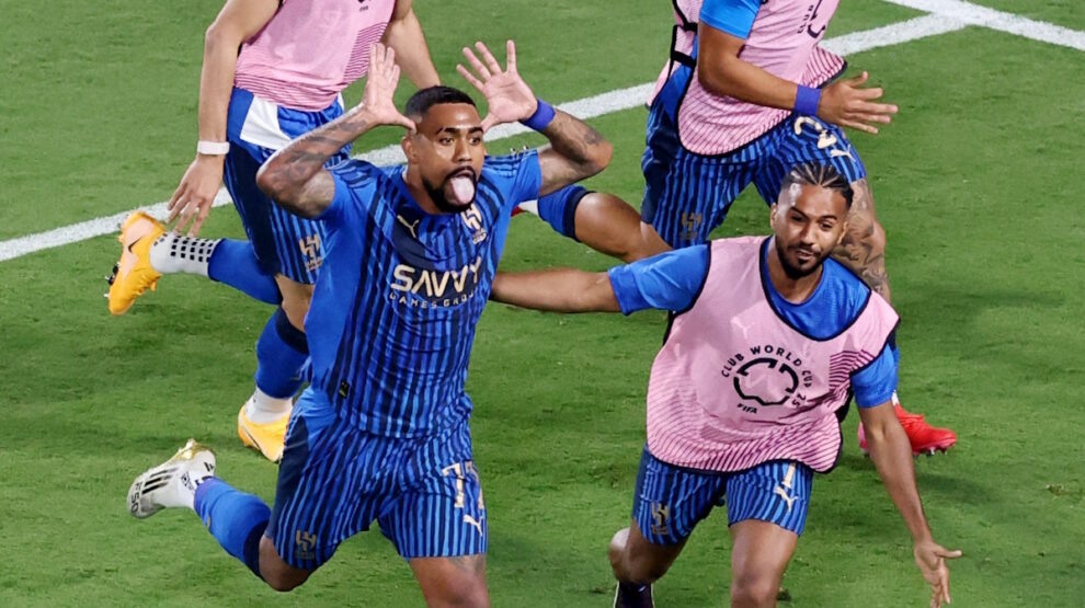    Малком — один из героев матча с «Манчестер Сити». Фото: REUTERS