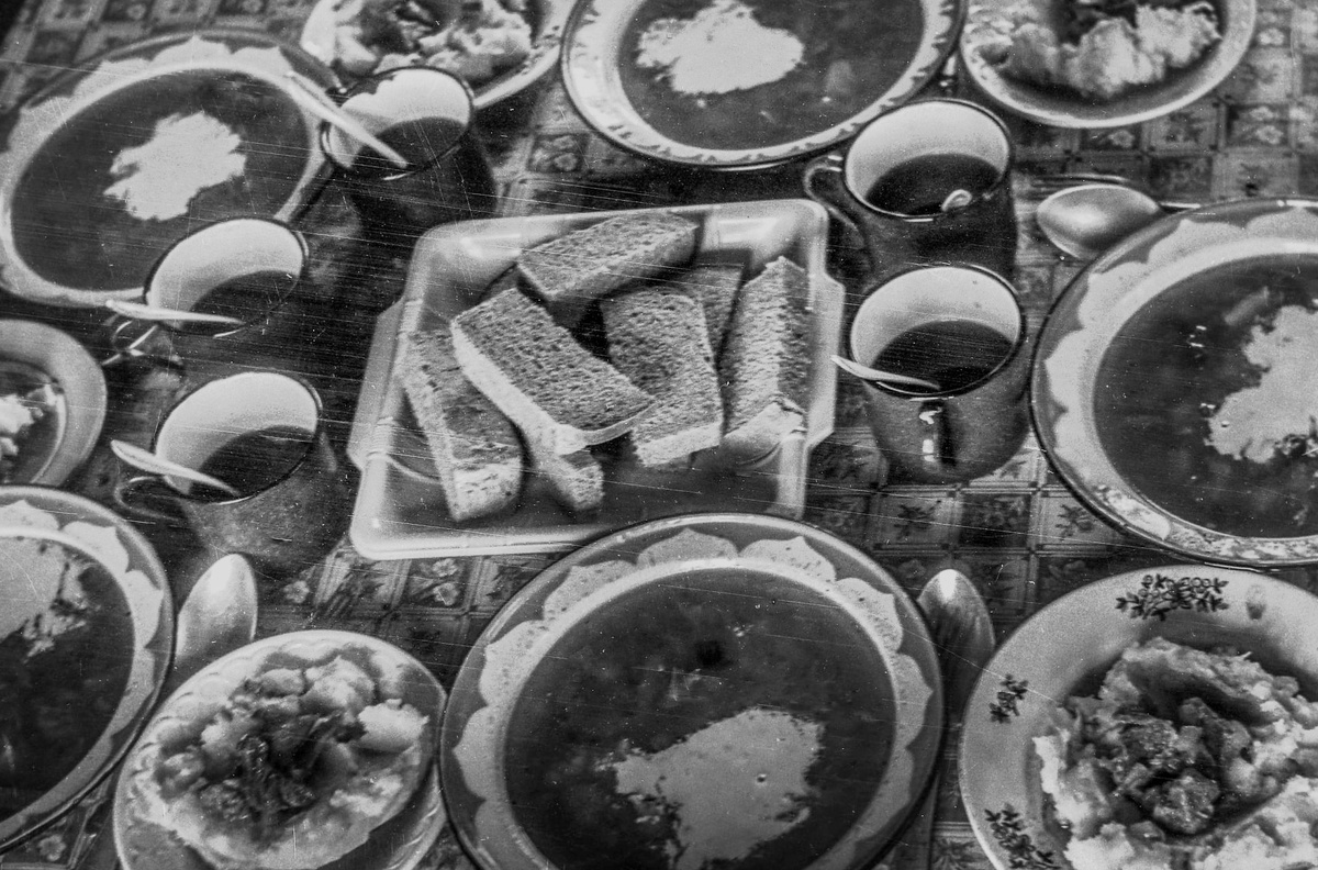 Стандартный набор блюд в столовой из СССР