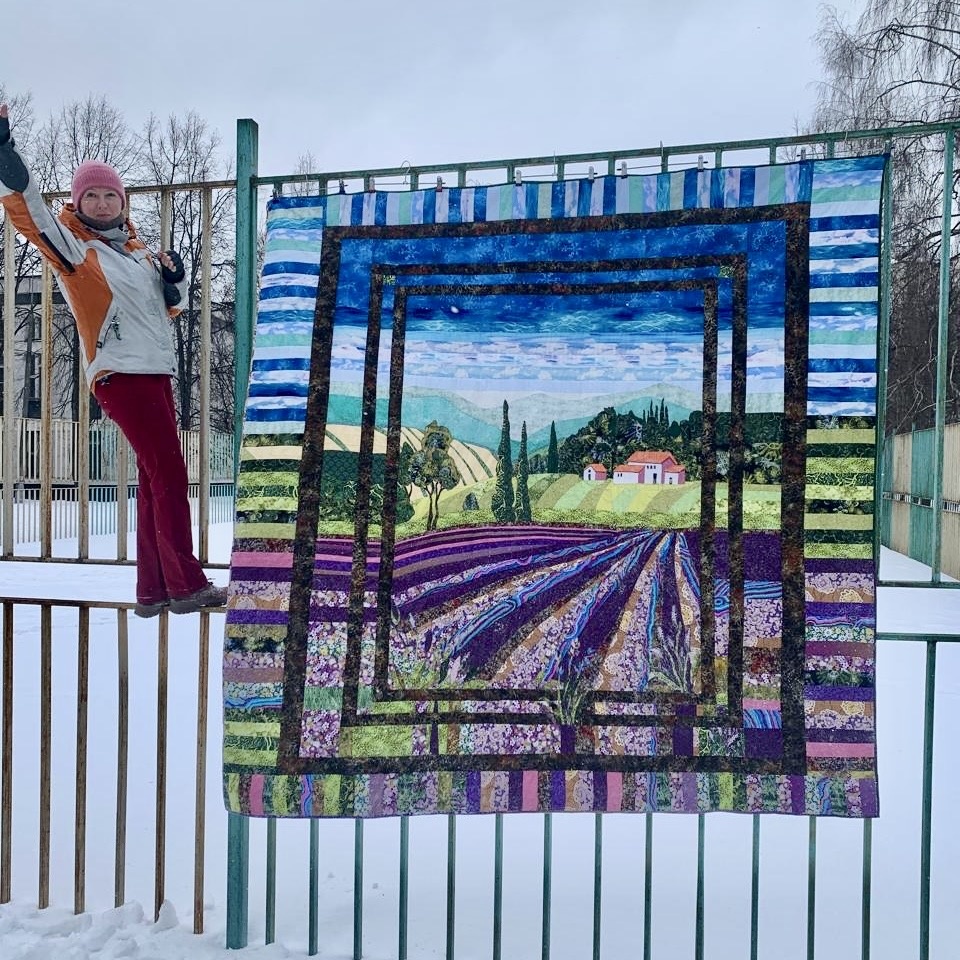 Лоскутное одеяло "Прованс" размером 200 на 200 см, внутри тинсулейт, подкладка - штапель. Автор - Лада Христенко