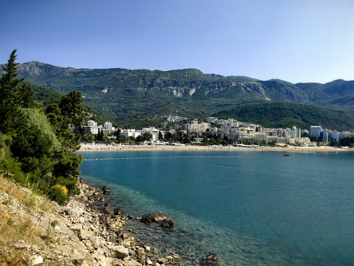 Как можно быть не искупаться в такой красоте?!