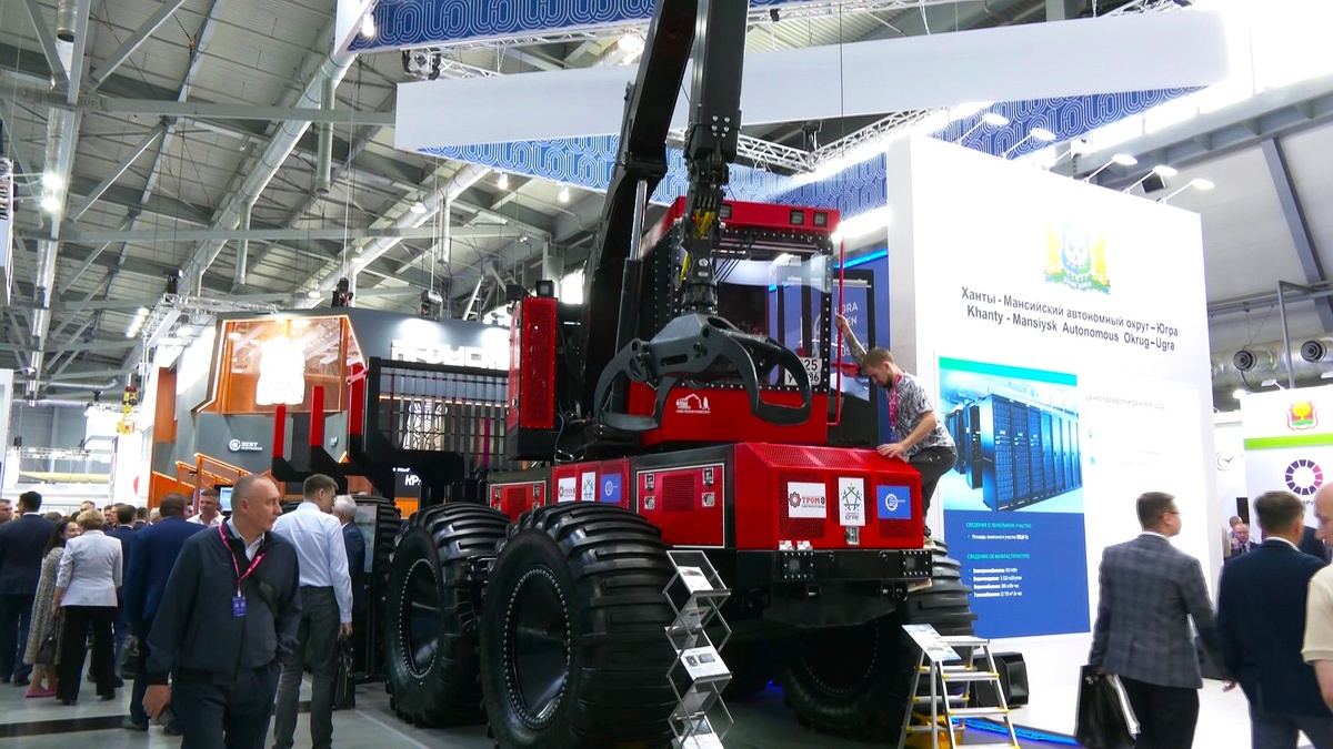    Югорчане привезли на ИННОПРОМ всесезонный форвардер