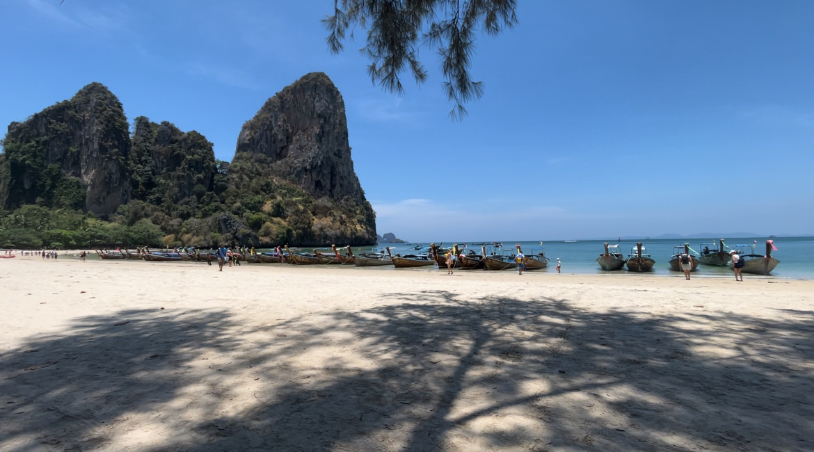 Рейли завораживает своей красотой