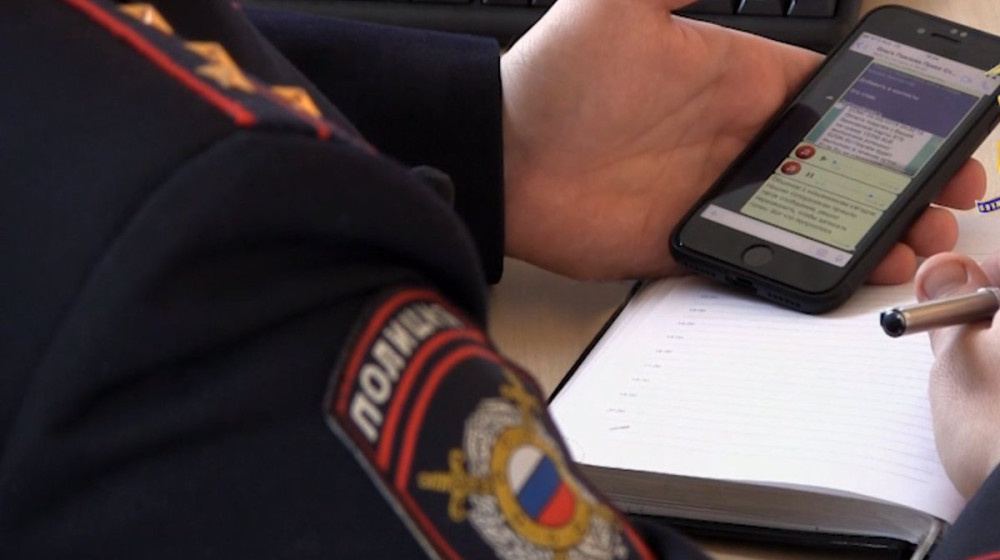    Опасности публикации фото документов ребёнка