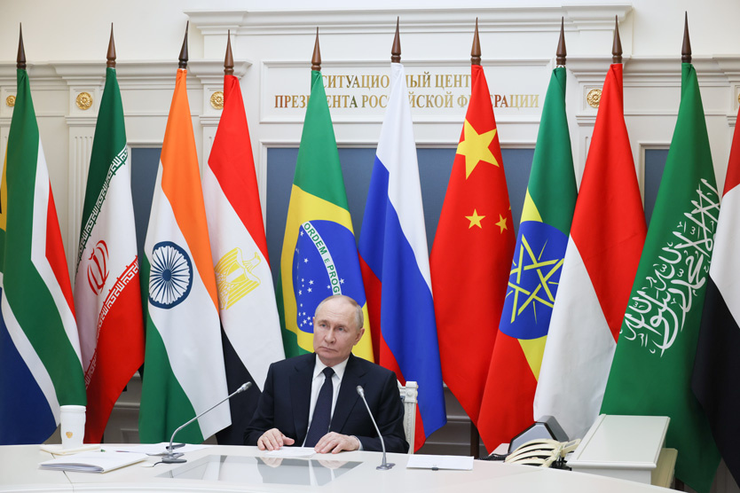    Владимир Путин выступил по видеосвязи на саммите БРИКС    
Фото: Михаил Метцель / пресс-служба президента РФ / ТАСС