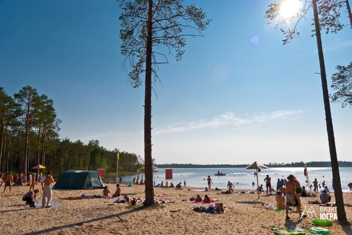    Роспотребнадзор по Югре проверил и подтвердил безопасность купания на озере Нешинелор в Белоярском