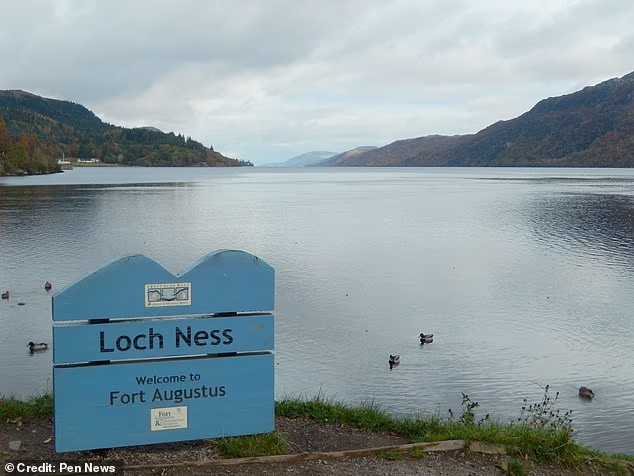 Лох, в Шотландском нагорье, стал синонимом легендарного существа. Современное увлечение Несси началось в апреле 1933 года, когда Олди Маккей сообщил, что видел в озере существо, похожее на кита.