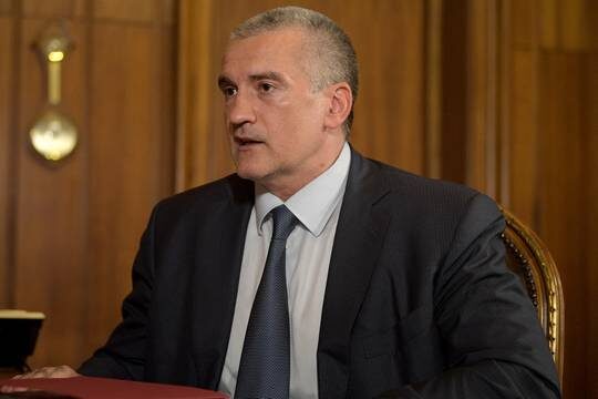    Глава Крыма Сергей Аксёнов сообщил о готовности аэропорта Симферополя возобновить работу