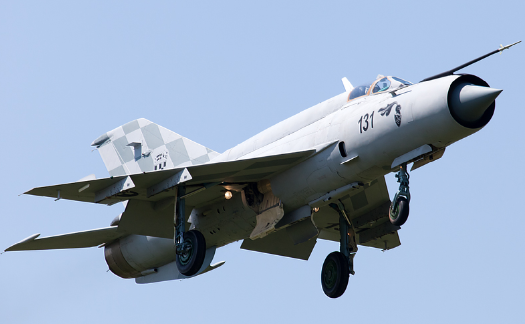 МиГ-21Бис был одной из немногих советских машин, до последнего времени остававшихся на вооружении стран НАТО. Всего их произвели 2500 экземляров, оказавшихся на всех континентах. Фото ВВС Хорватии