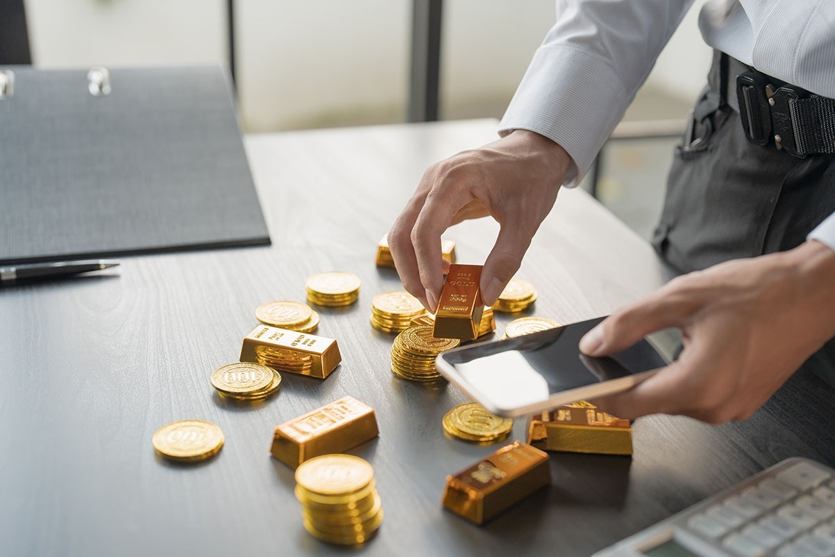 Инвестировать в физическое золото сложно и дорого. Источник: Shutterstock📷
