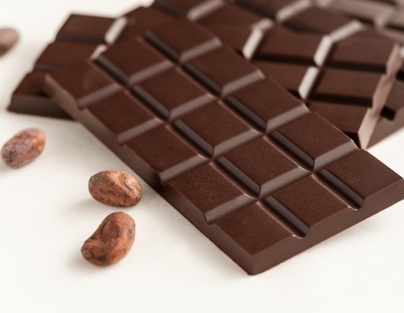 Можно ли с помощью шоколада поднять себе настроение? Да, но есть нюанс