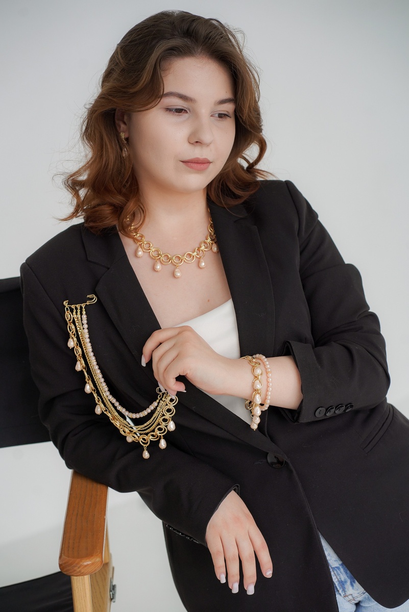 Браслет , брошь- подвес, серьги и колье с натуральным кремовым жемчугом из коллекции "Сила нежности" бренда Luceria Line