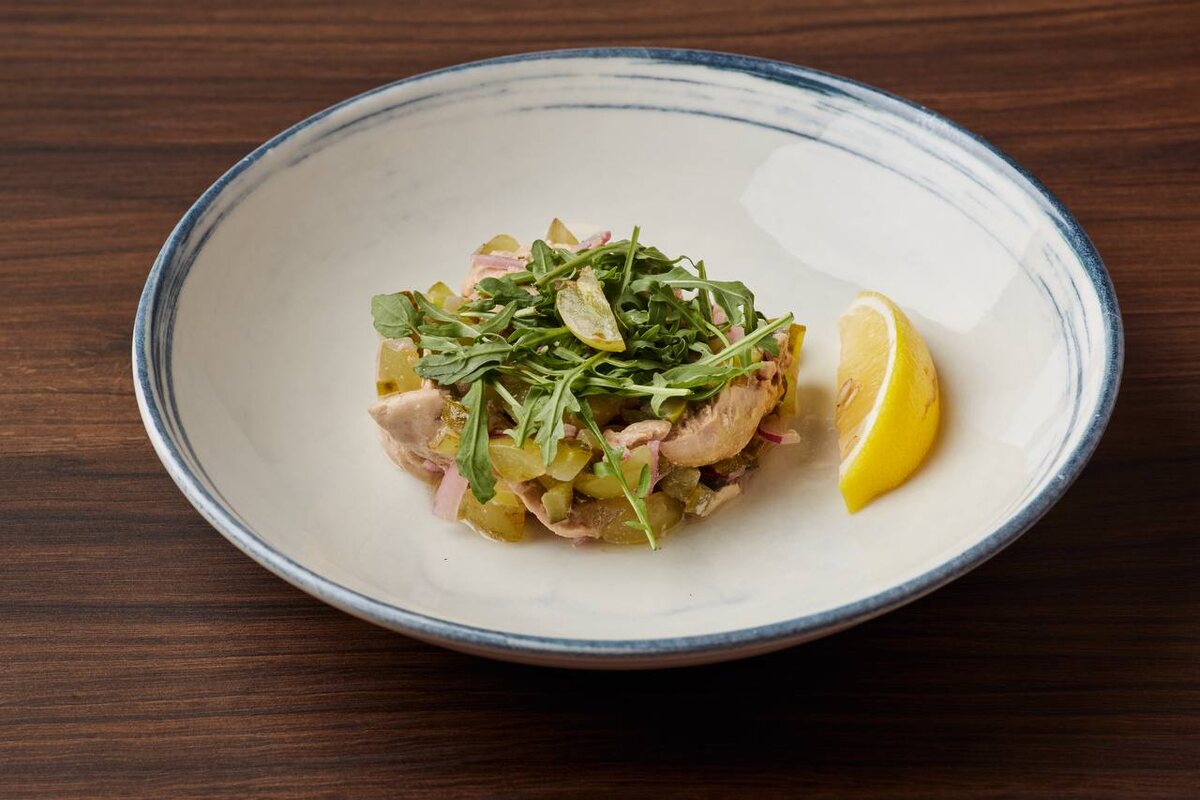 Салат из печени балтийской трески с виноградом