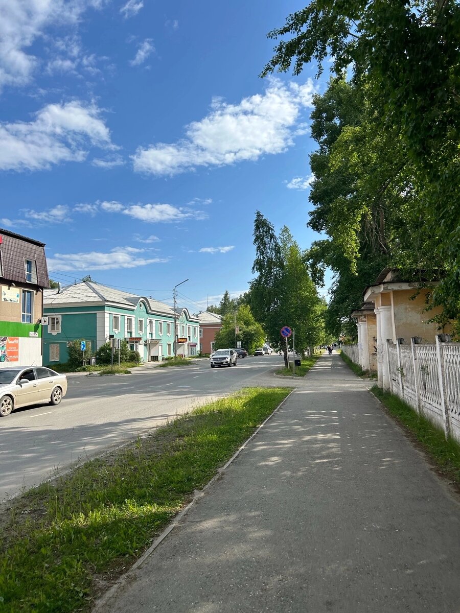 Улица Ленина летом 