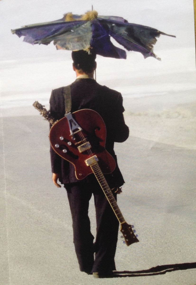 Кадр из фильма «Шестиструнный самурай» (1998)