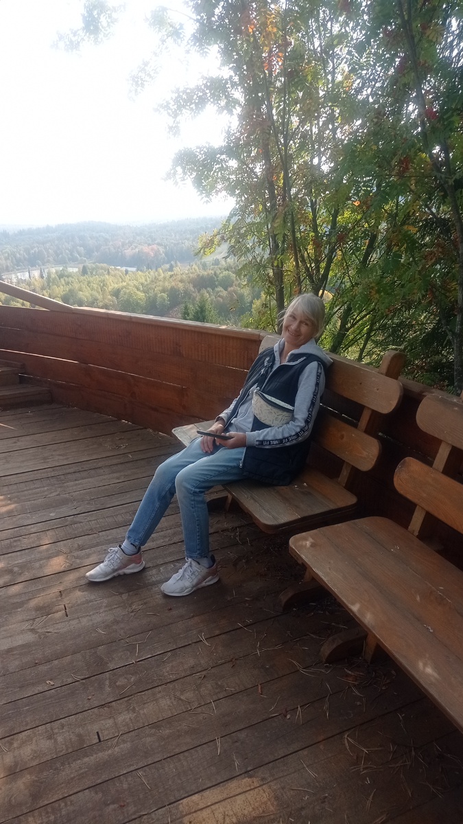 А вот в прошлом году в сентябре мы ездили в одно красивое место. Хотелось бы и летом побывать тоже.