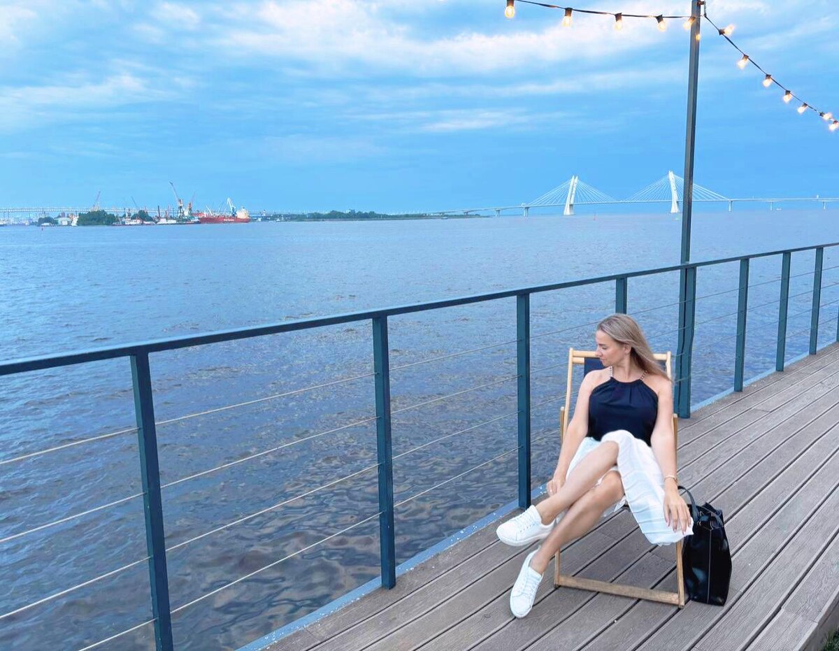 На фото автор Дзен-канала, Ирина Князева, карьерный консультант №1 по мнению ведущего отраслевого сервиса HRTIME.