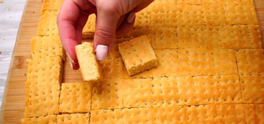 Смешиваю муку со сгущенным молоком и пеку печенье к чаю: трачу минут 15 и вкусно...✍