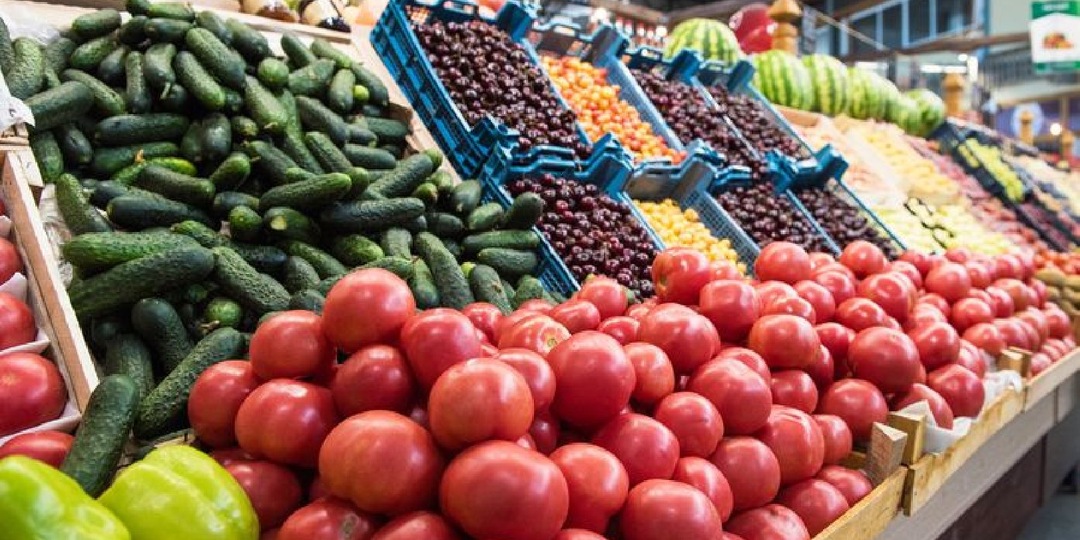 Жительнице Екатеринбурга продали нектарины, начиненные швейными иглами