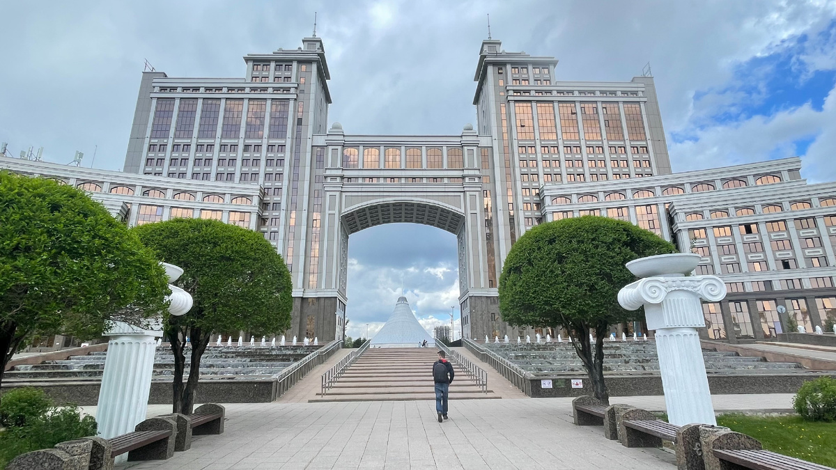  Административное здание - «КазМунайГаз»