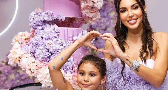    Оксана Самойлова с дочерью. Фото: КП