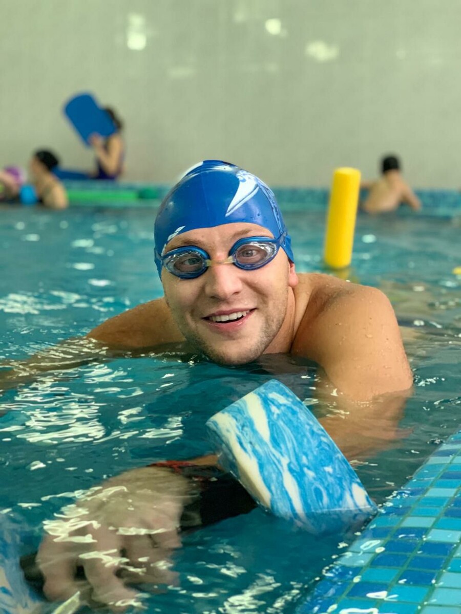 2019 год. Я в бассейне инверната для детей-инвалидов