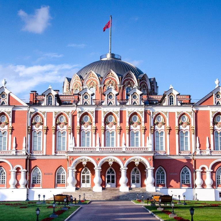https://petroffpalacehotel.ru