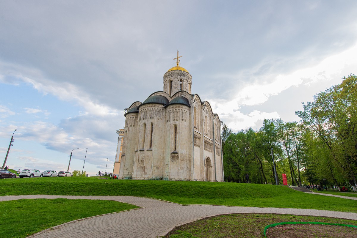 Дмитриевский собор