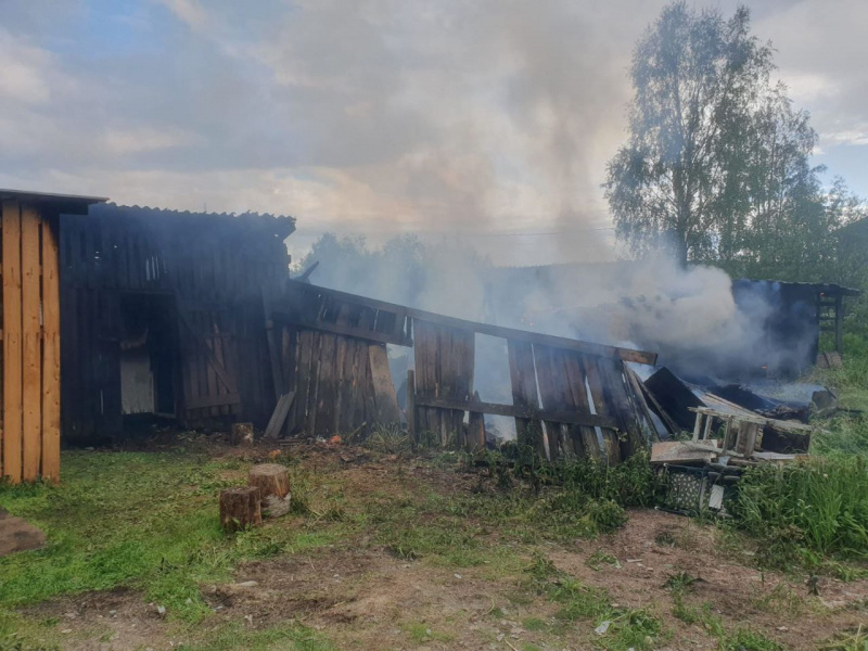    Сараи горели в совхозе «Вичка» в КарелииГоскомитет Карелии по безопасности