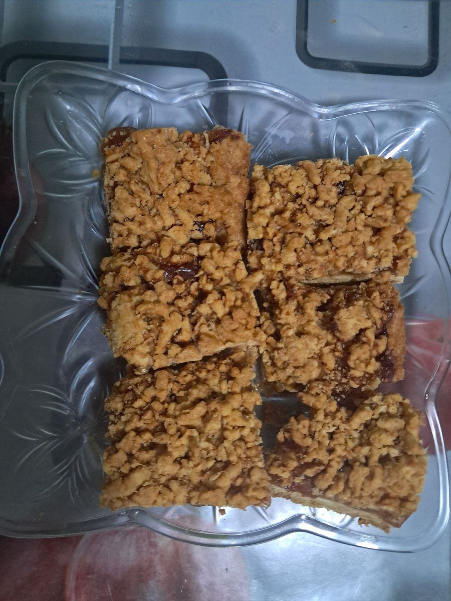 К чаю есть выпечка.