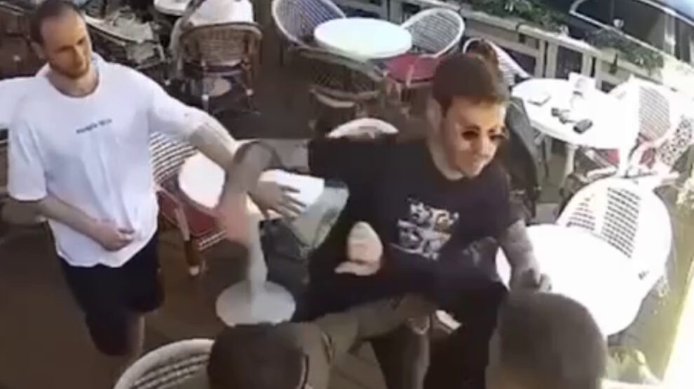    Смолов подрался в «Кофемании». Фото: стоп-кадр видео