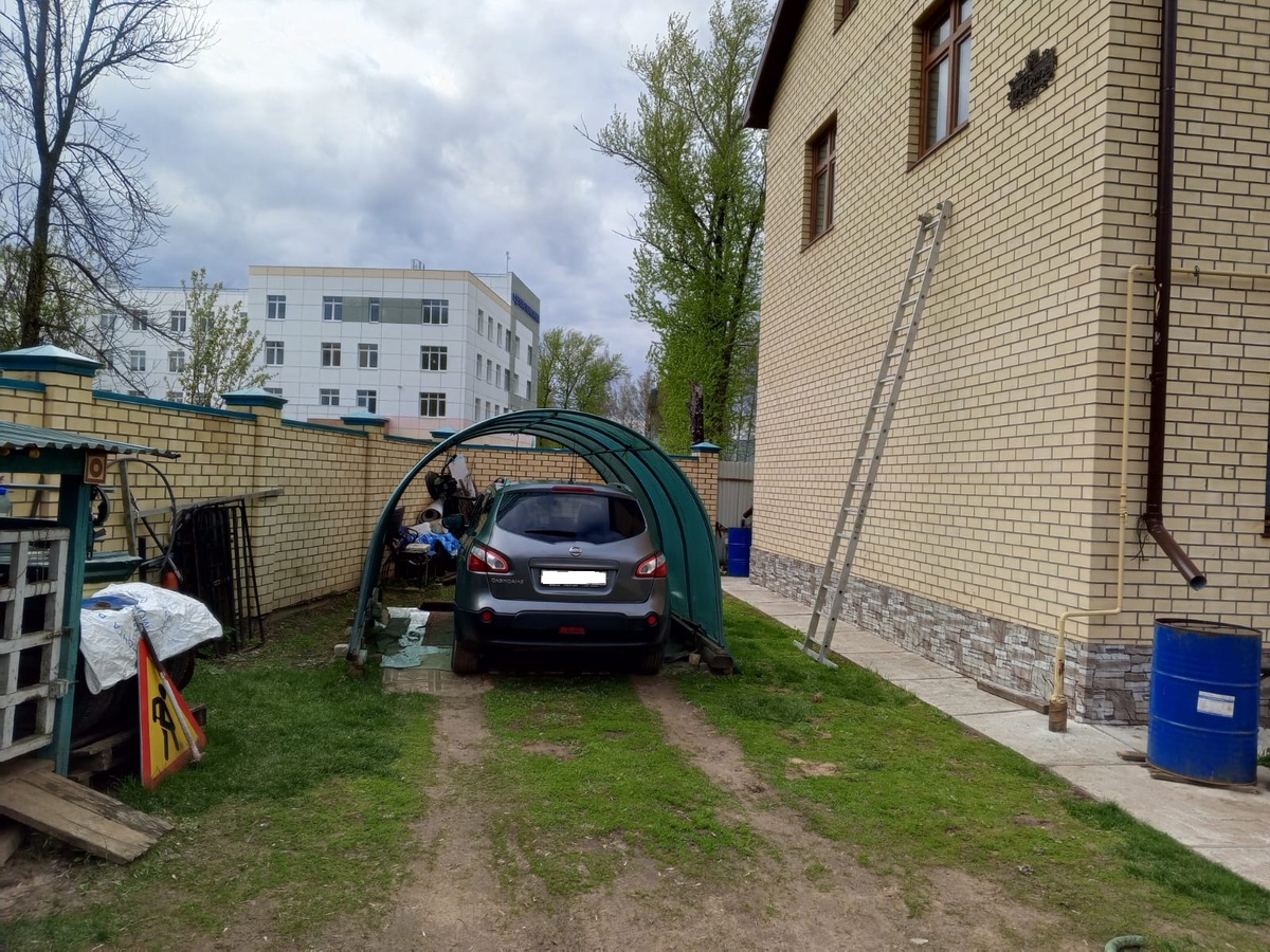 Участок двора для навеса.