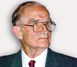 Николай Петрович Старостин (13 [26] февраля 1902, Москва — 17 февраля 1996, Москва[1][2][3]) — советский футболист и хоккеист, один из первых руководителей спортивного общества «Спартак»