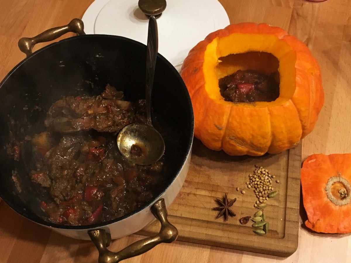    Казачий кулак – секрет тушёной баранины в тыкве, который вас удивит