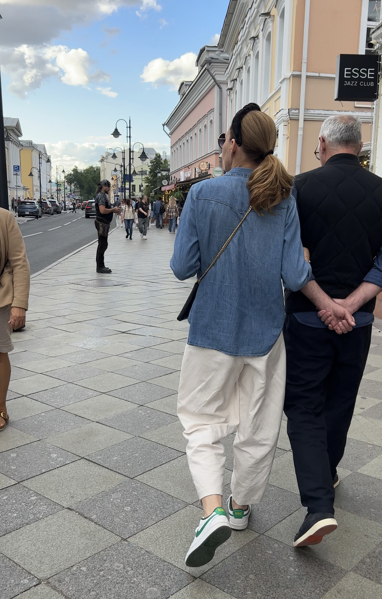 На прогулке по летним улицам Москвы