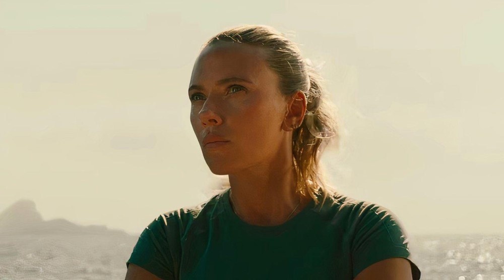     Скарлетт Йоханссон, кадр из фильма «Мир Юрского периода: Возрождение» (2025)