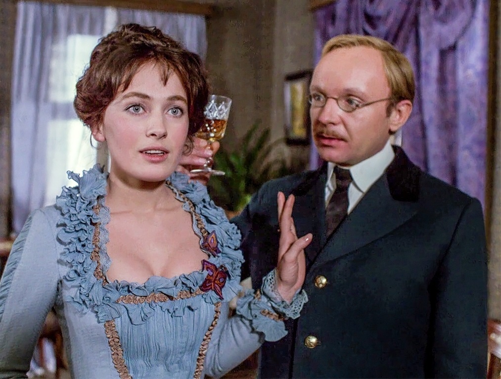 Кадр из фильма «Жестокий романс» (1984). 7 Дней.ру.