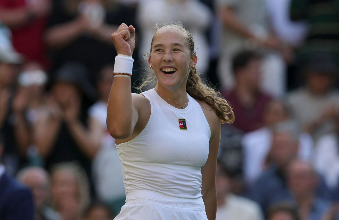 Мирра Андреева уверенно победила американку Эмму Наварро в 1/8 финала Уимблдона. Фото: соцсети