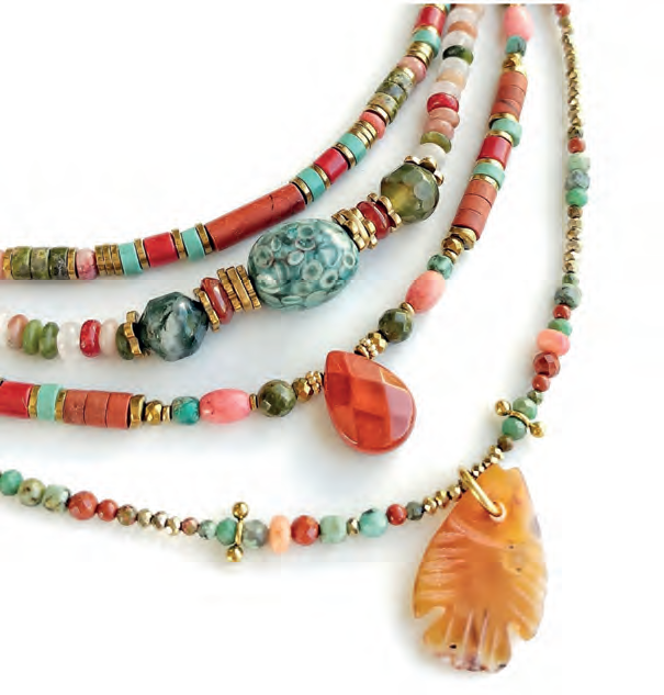 Колье многослойное, коралл, янтарь, бирюза, хризолит, агат, клубничный кварц