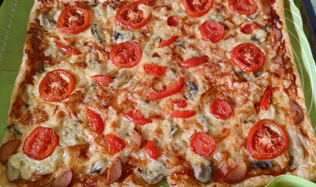 Моя пицца на слоёном тесте. 