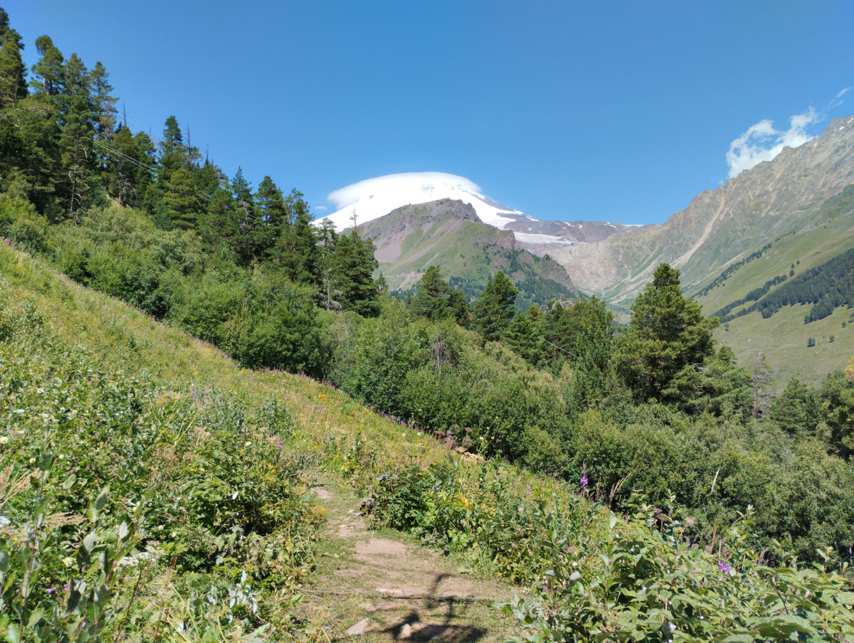 Эльбрус в шапке